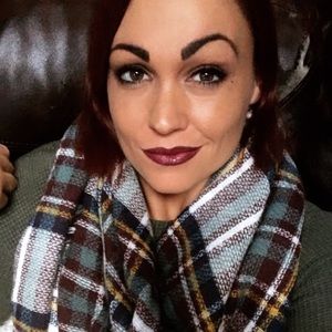 Meet your Posher, Christinr